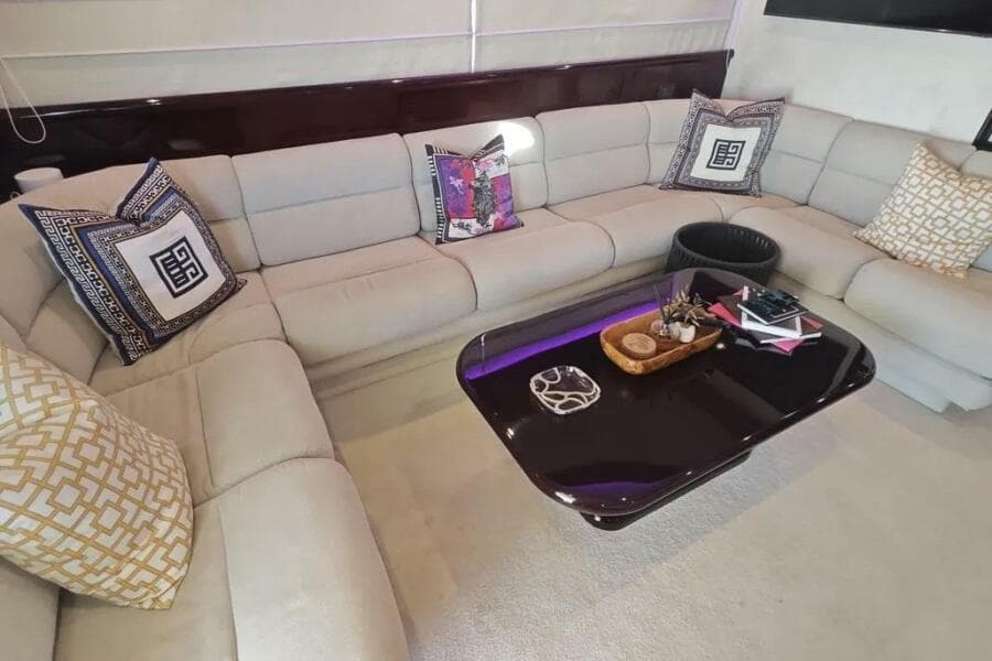 2002 Ferretti Yachts 720