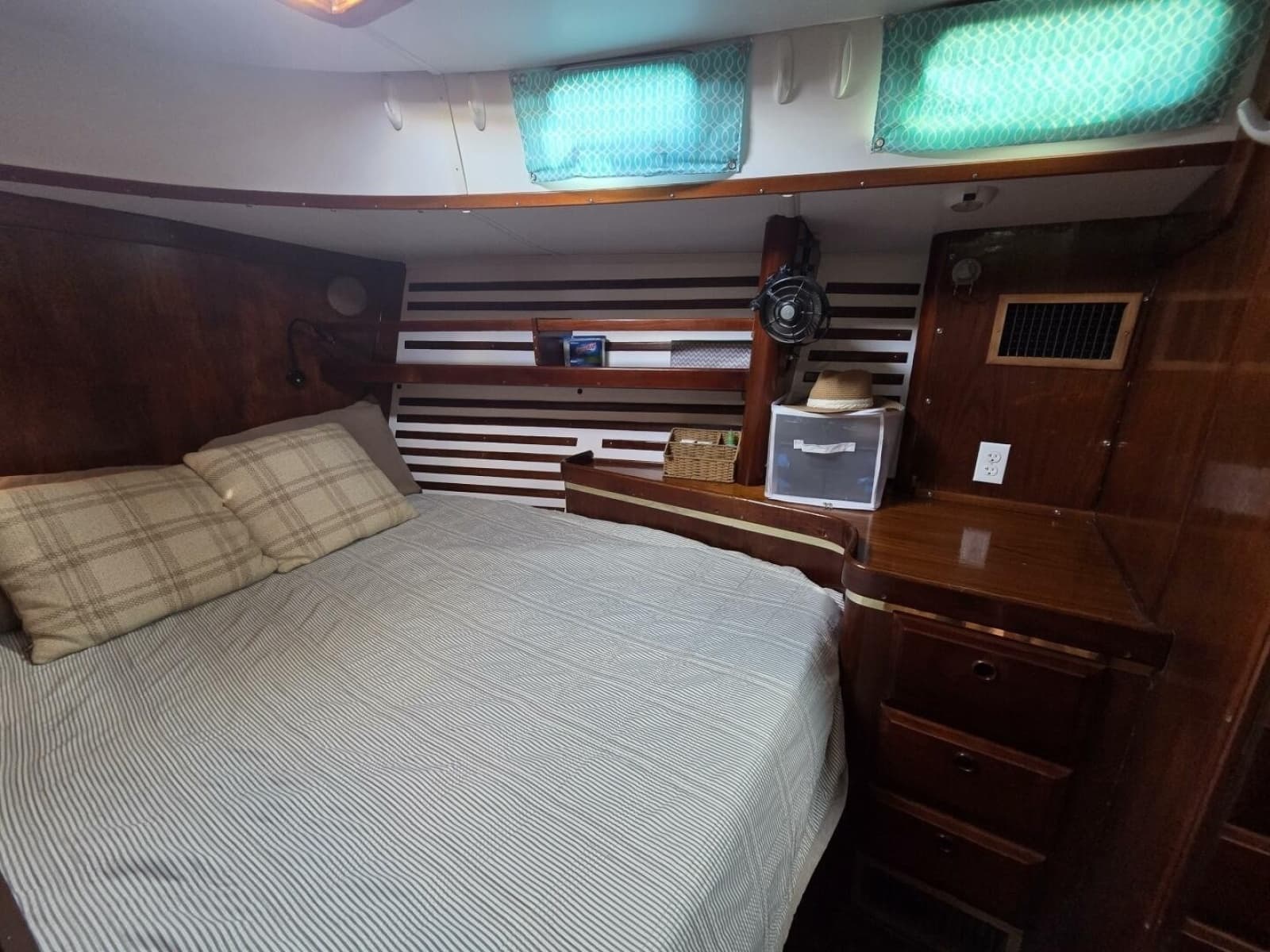 1985 Endeavour 51