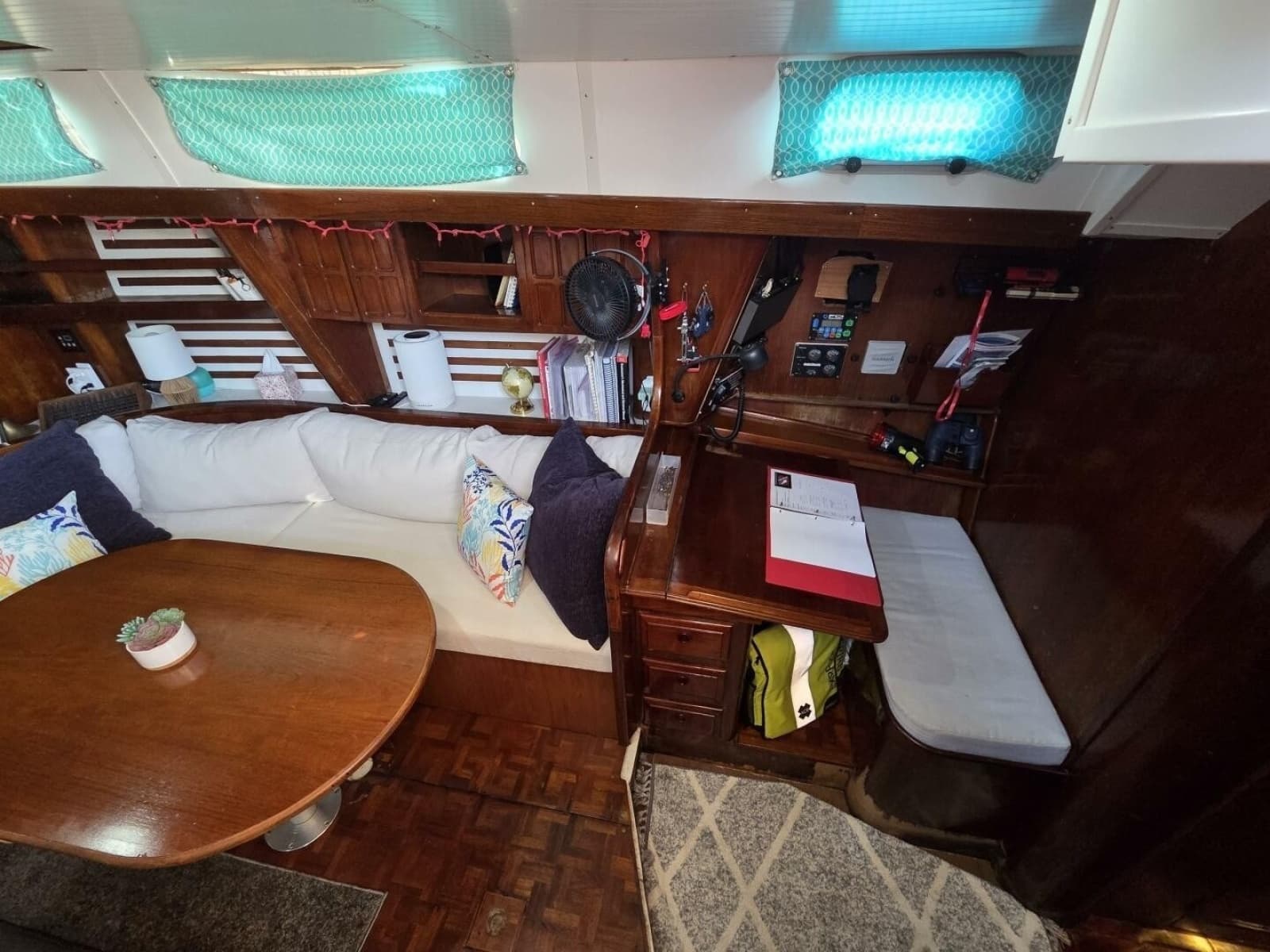 1985 Endeavour 51