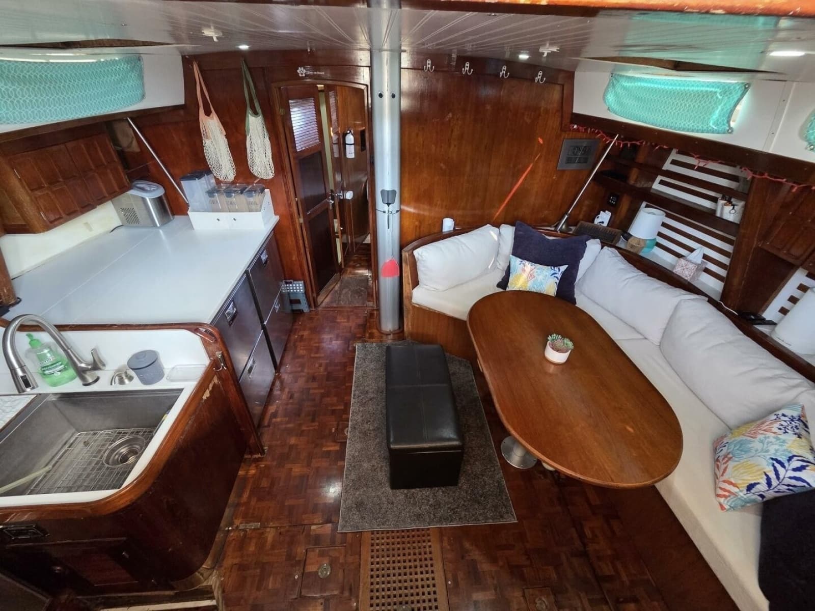1985 Endeavour 51
