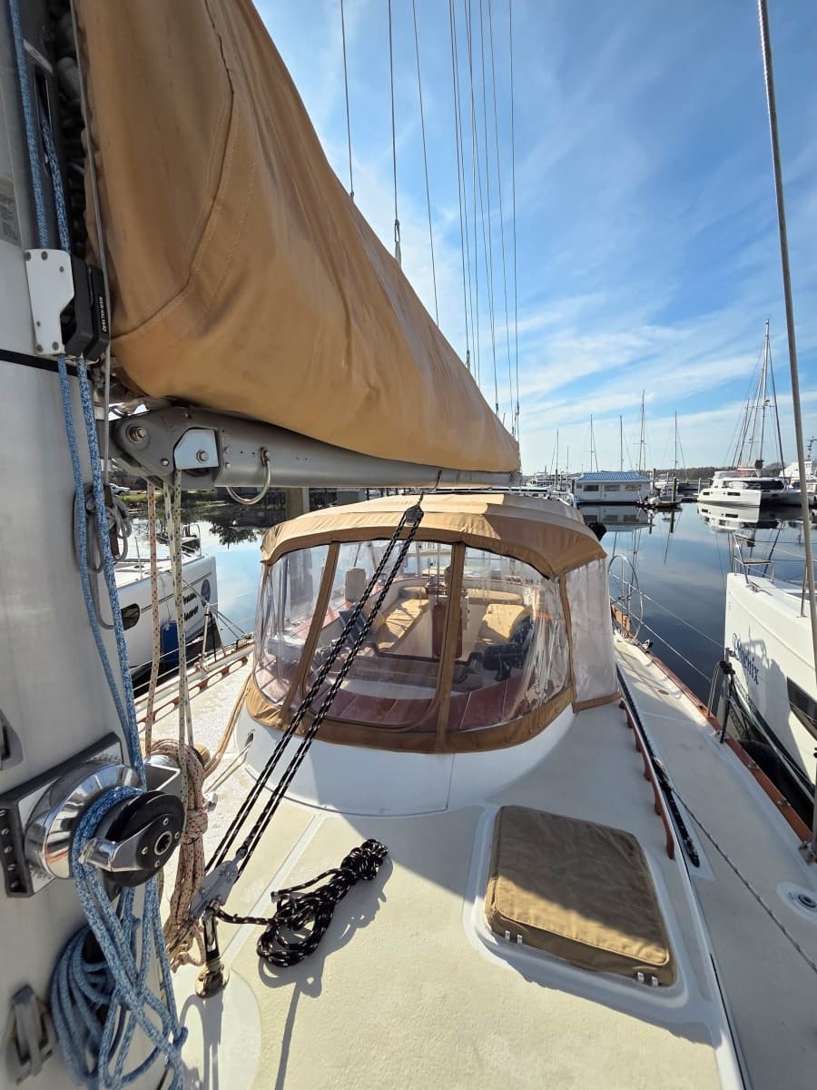 1985 Endeavour 51