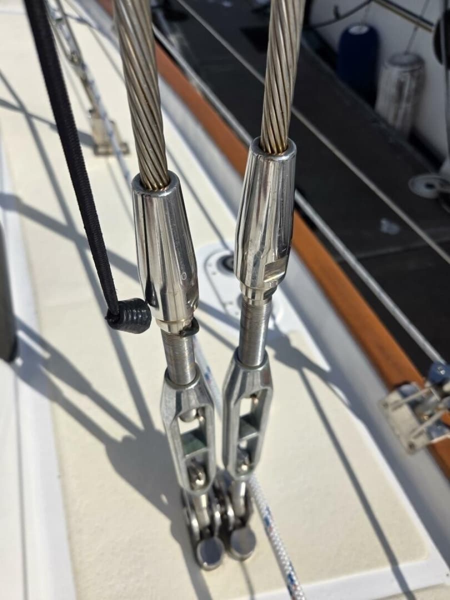 1985 Endeavour 51