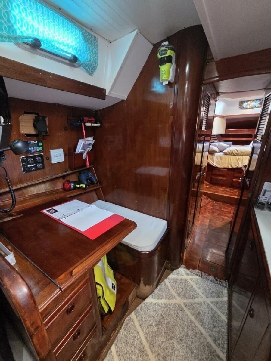 1985 Endeavour 51