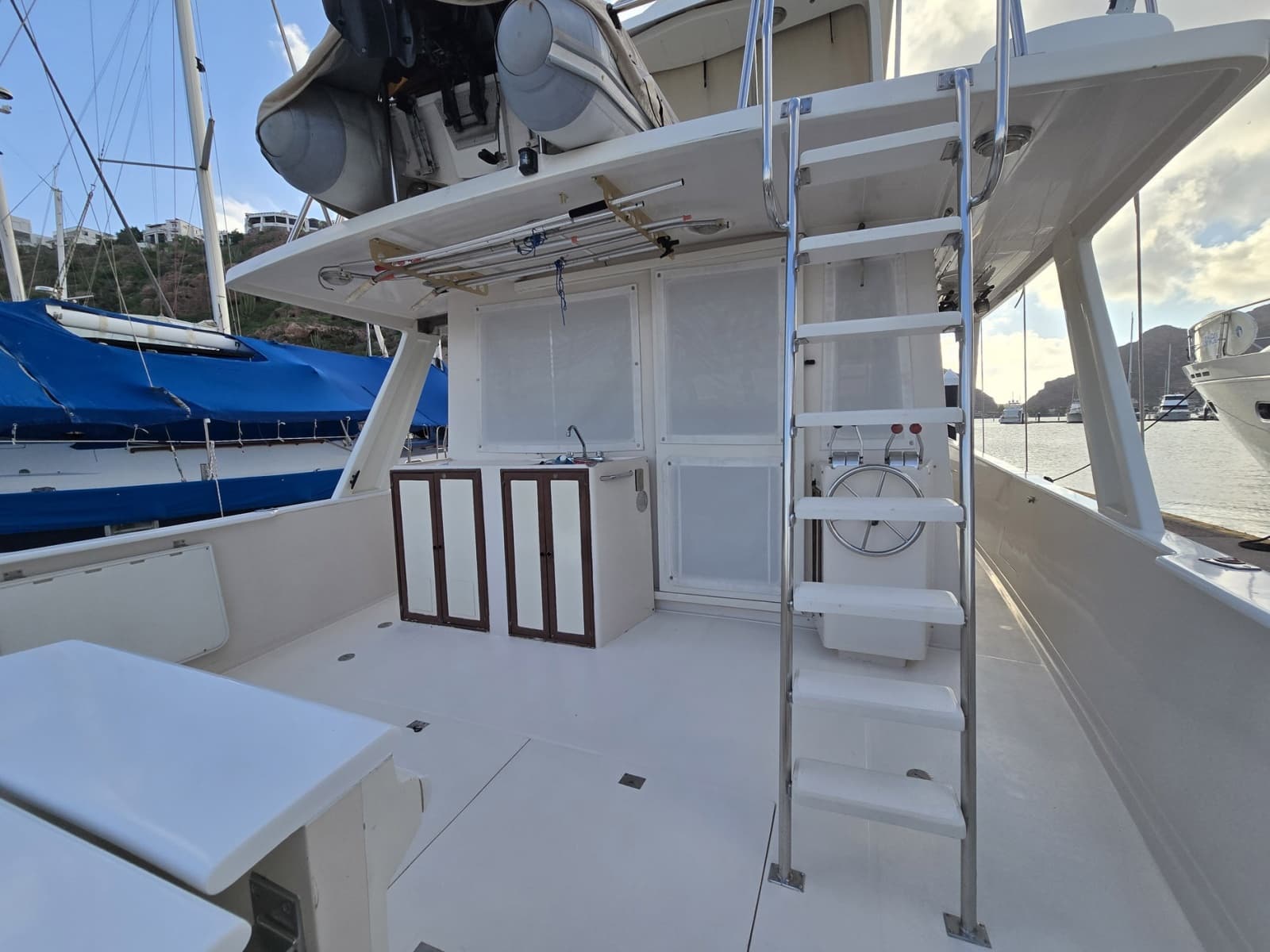 1989 Offshore Yachts 48 Sedan
