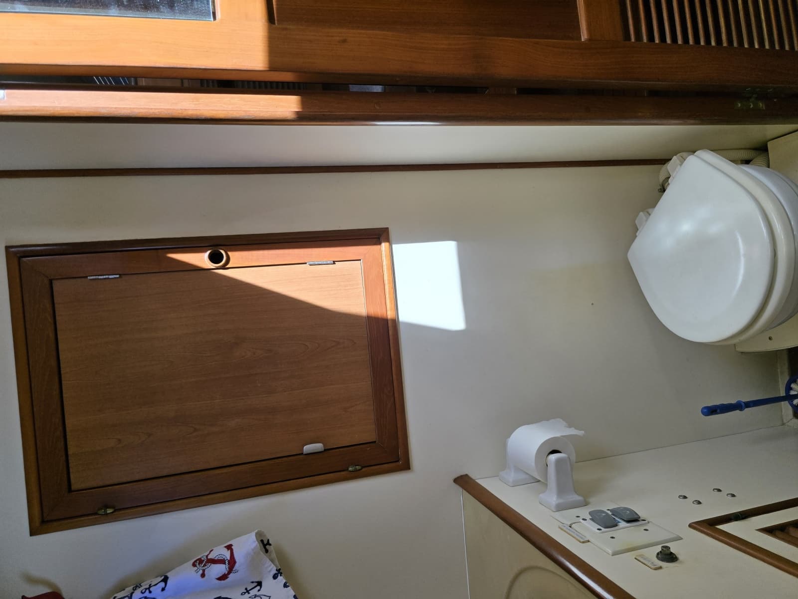 1989 Offshore Yachts 48 Sedan
