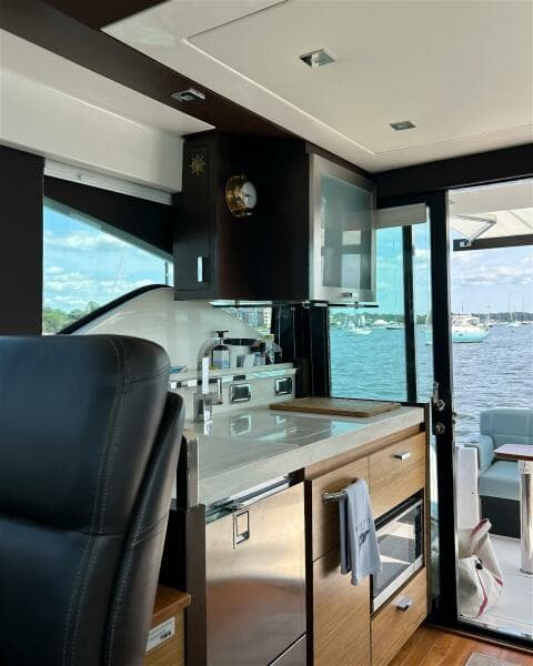2017 Tiara Yachts C39 Coupe