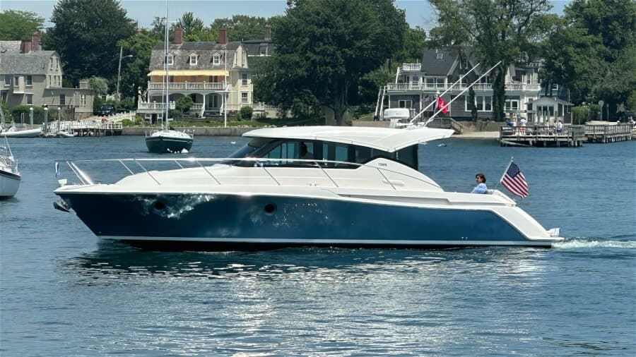 2017 Tiara Yachts C39 Coupe