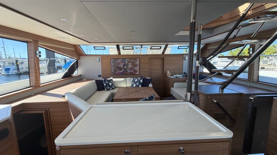 2025 Aquila 54 ENCLOSED BRIDGE