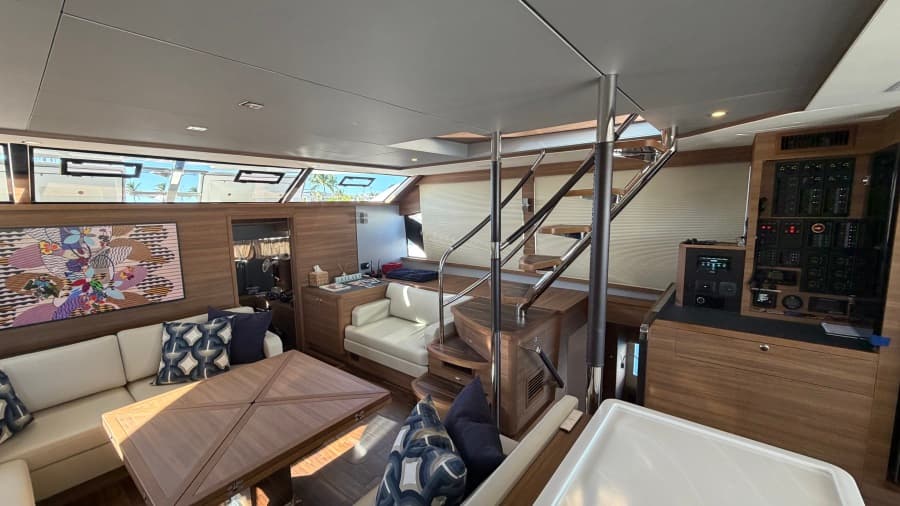 2025 Aquila 54 ENCLOSED BRIDGE