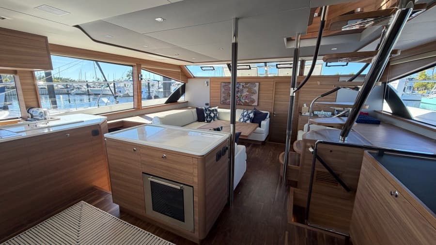 2025 Aquila 54 ENCLOSED BRIDGE