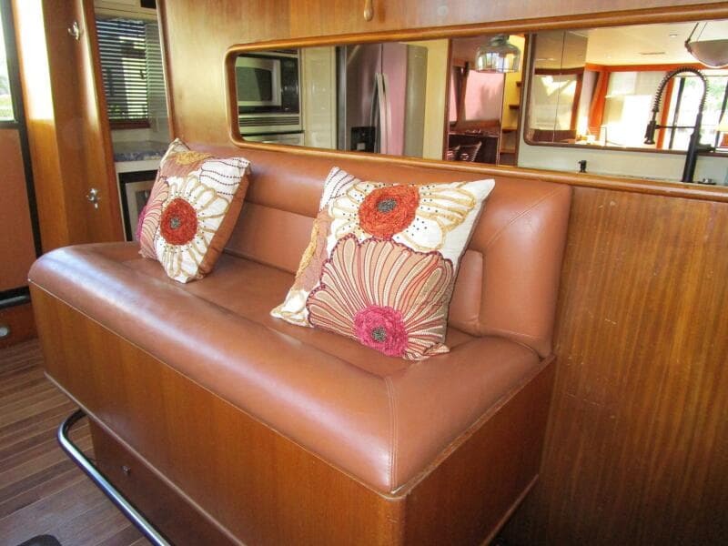 Helm Seat