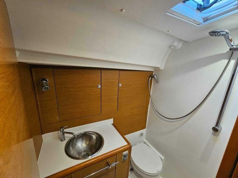 2018 Jeanneau Sun Odyssey 449