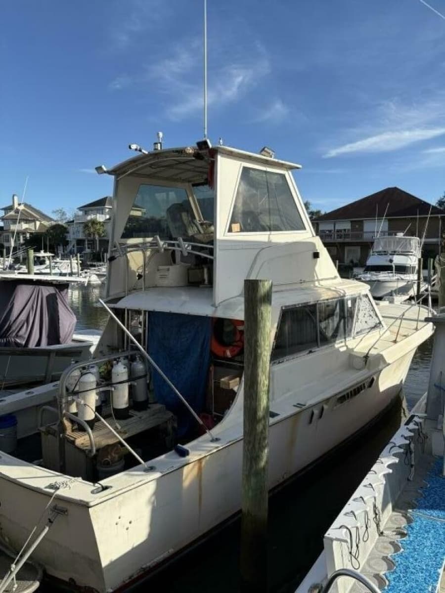 1968 Hatteras 41 Twin Cabin