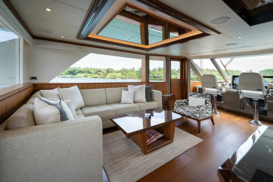 Ocean Alexander 100 ZEPHYR - Interior Flybridge