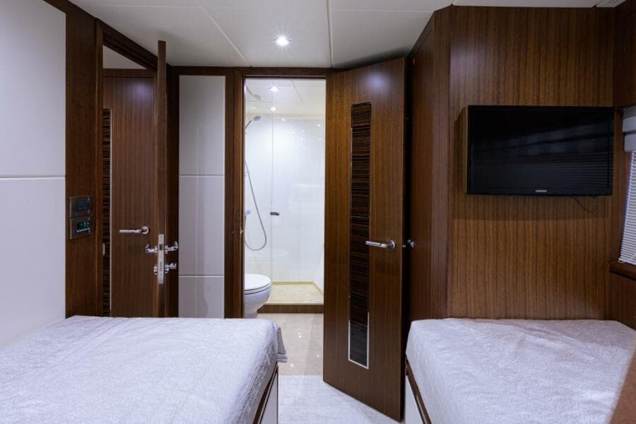 Ocean Alexander 100 ZEPHYR - Interior Guest Stateroom Starboard