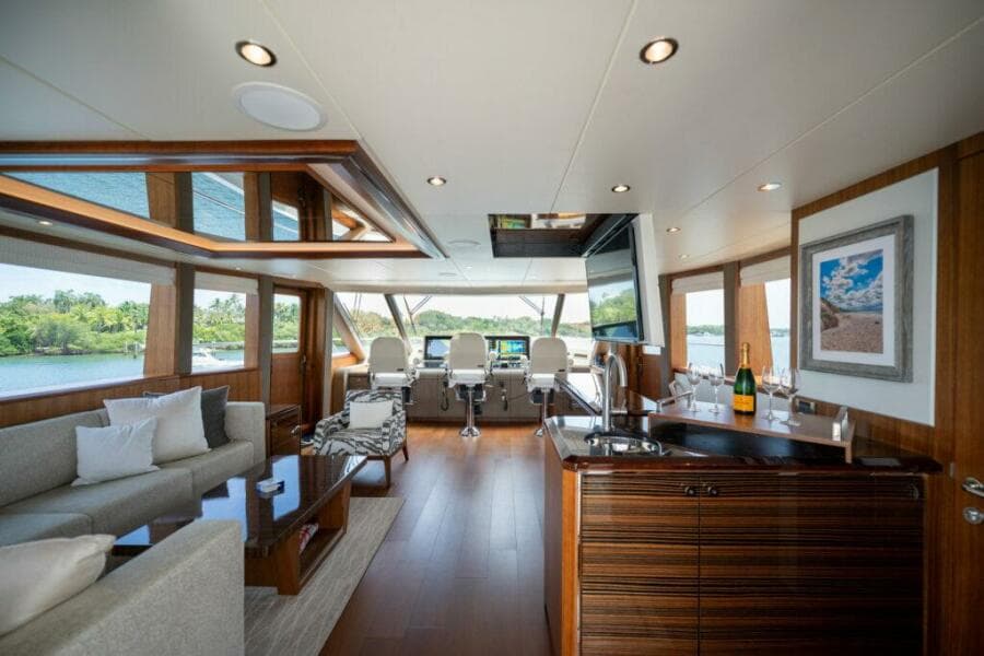 Ocean Alexander 100 ZEPHYR - Interior Flybridge