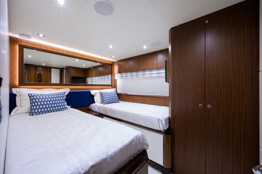 Ocean Alexander 100 ZEPHYR - Interior Guest Stateroom Port