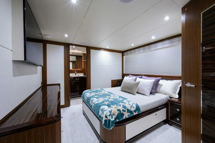 Ocean Alexander 100 ZEPHYR - Interior Guest Stateroom Port