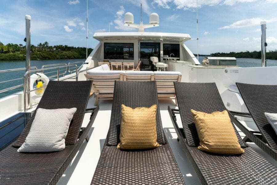Ocean Alexander 100 ZEPHYR - Exterior Flybridge