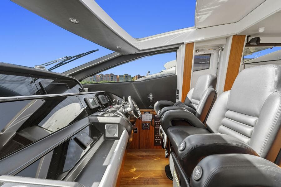 2013 Sunseeker Predator 84