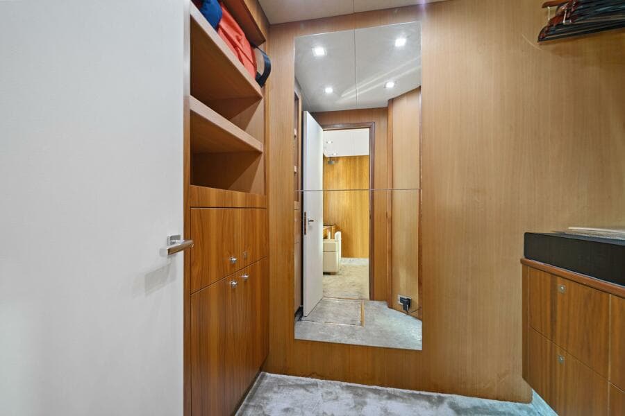 2013 Sunseeker Predator 84