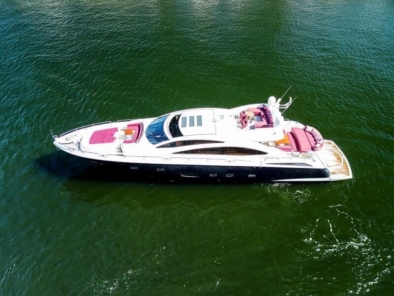 2013 Sunseeker Predator 84