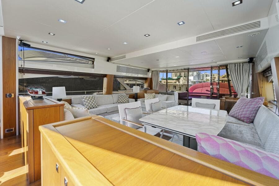 2013 Sunseeker Predator 84
