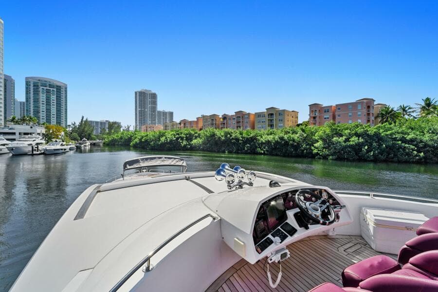 2013 Sunseeker Predator 84