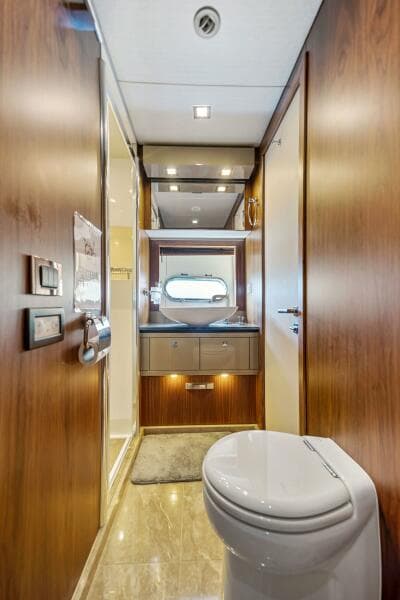2013 Sunseeker Predator 84