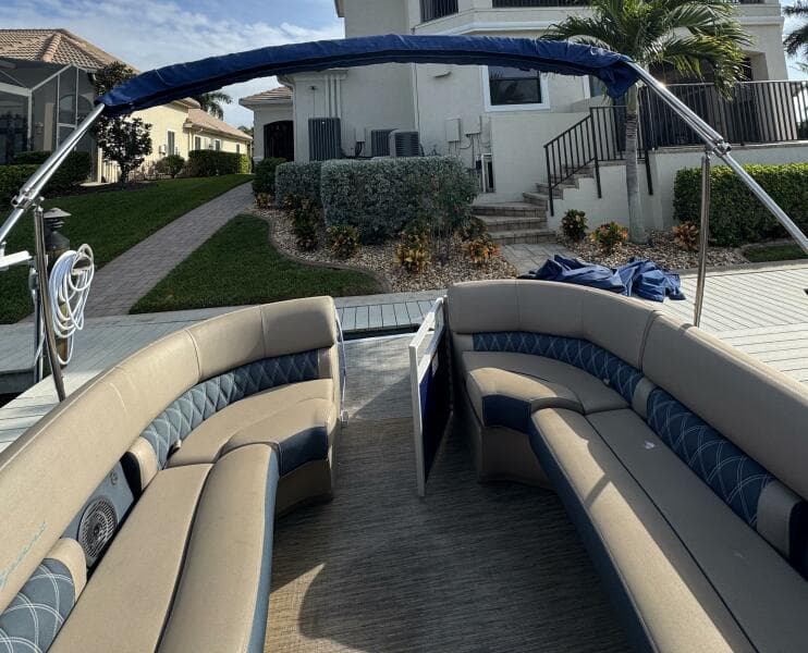 25' Bennington bow