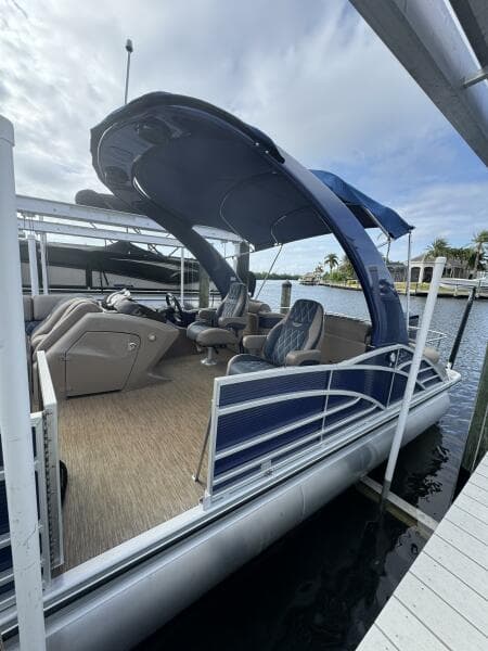 25' Bennington port boarding gate