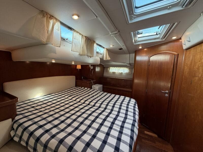 2004 Beneteau 57 Center Cockpit
