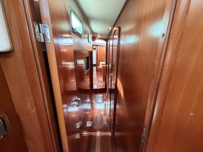 2004 Beneteau 57 Center Cockpit