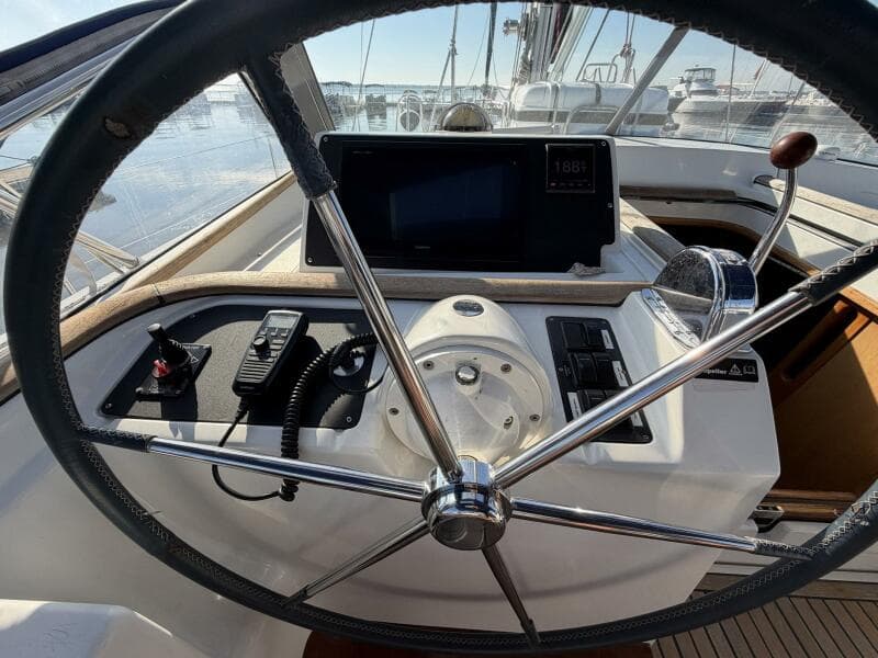 2004 Beneteau 57 Center Cockpit