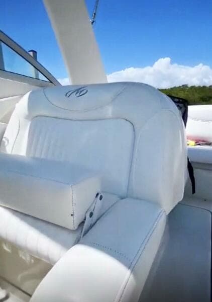 Helm seat