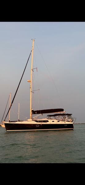 2011 Hunter 45DS