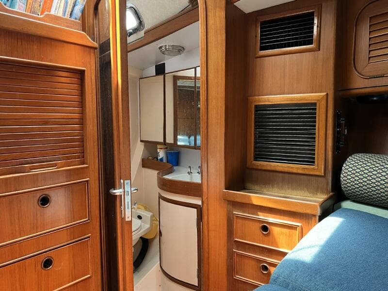 Fwd Stateroom Looking Aft