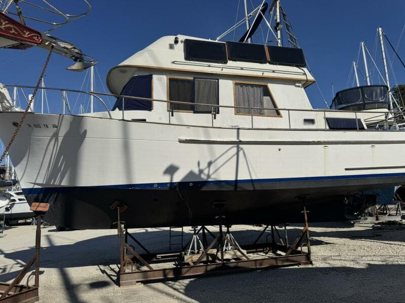 1986 Marine Trader 34 Double Cabin