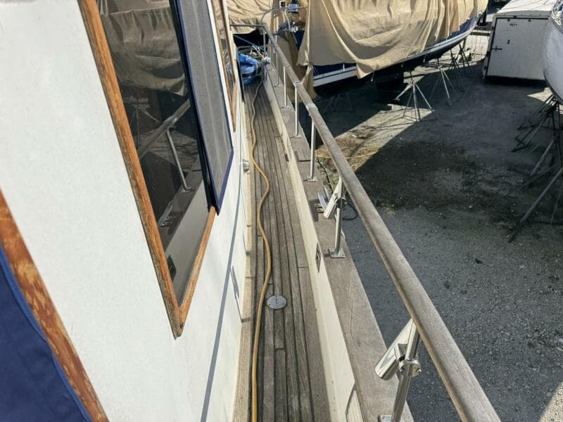 1986 Marine Trader 34 Double Cabin