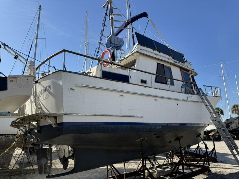 1986 Marine Trader 34 Double Cabin