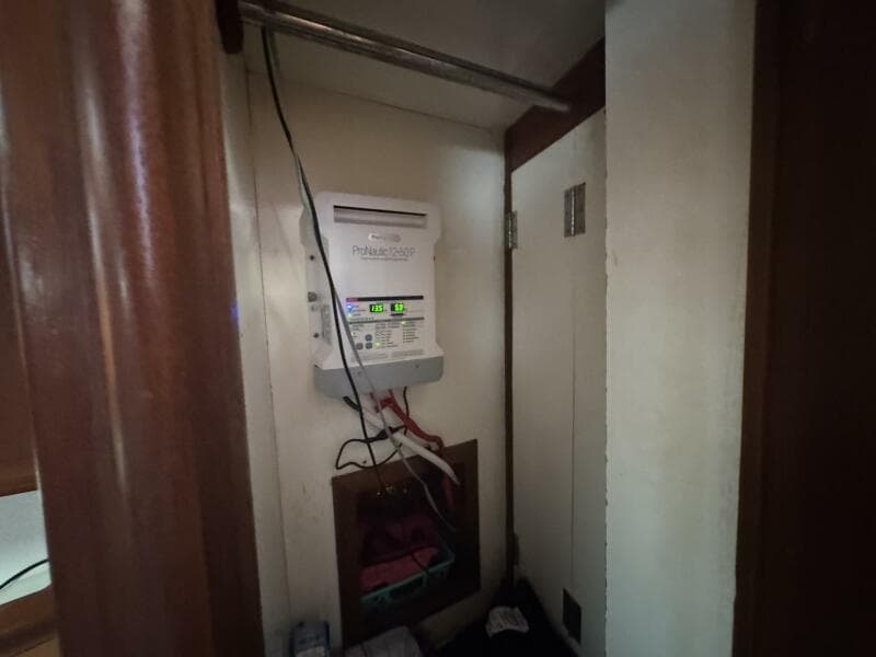 1986 Marine Trader 34 Double Cabin