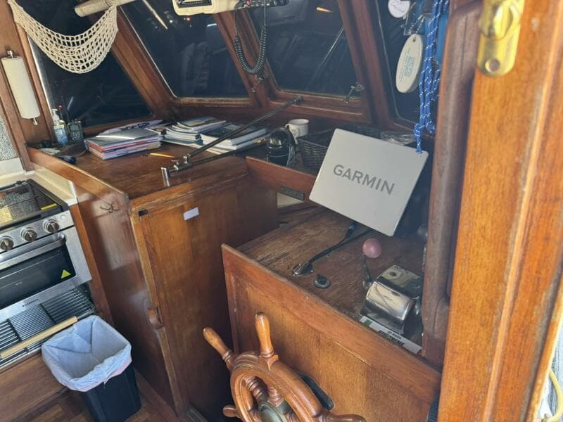1986 Marine Trader 34 Double Cabin