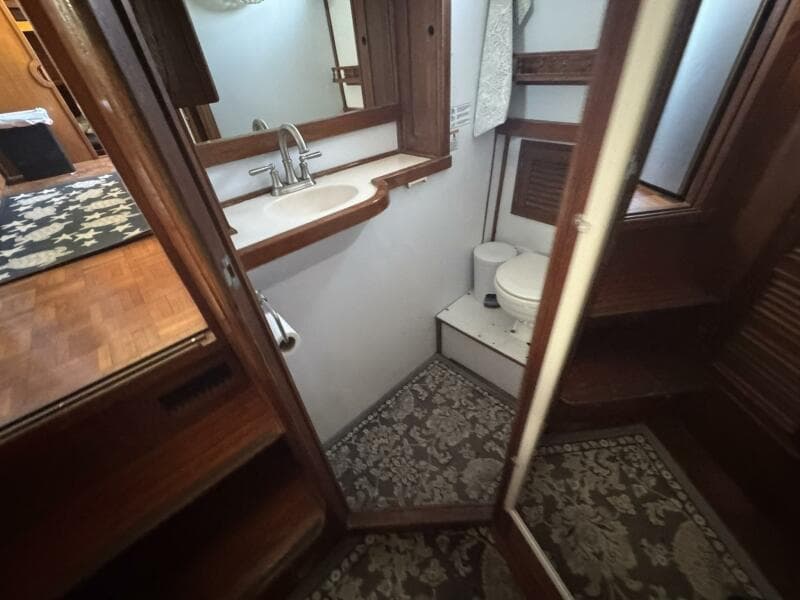 1986 Marine Trader 34 Double Cabin