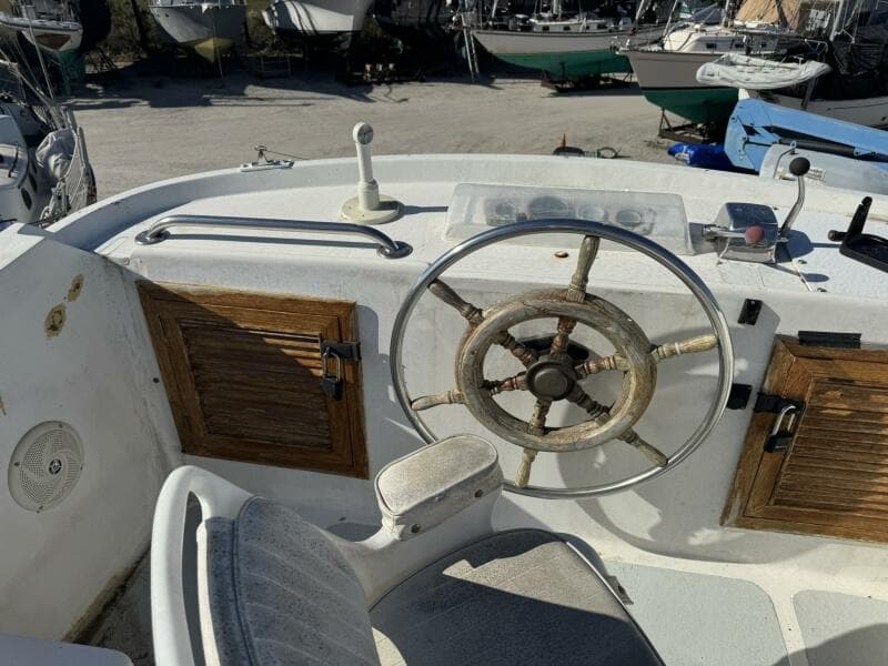 1986 Marine Trader 34 Double Cabin
