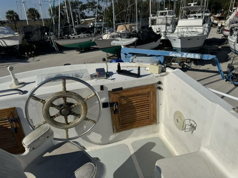 1986 Marine Trader 34 Double Cabin