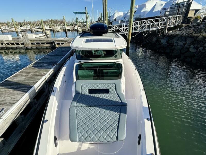 2023 Axopar 37 Cross Cabin