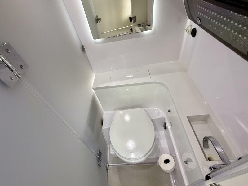 2023 Axopar 37 Cross Cabin