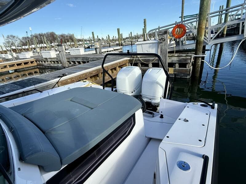 2023 Axopar 37 Cross Cabin