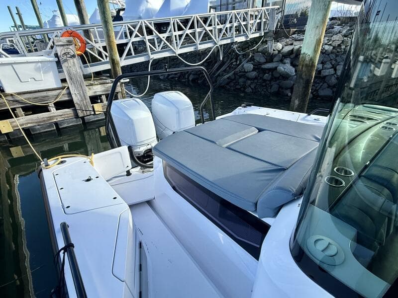 2023 Axopar 37 Cross Cabin