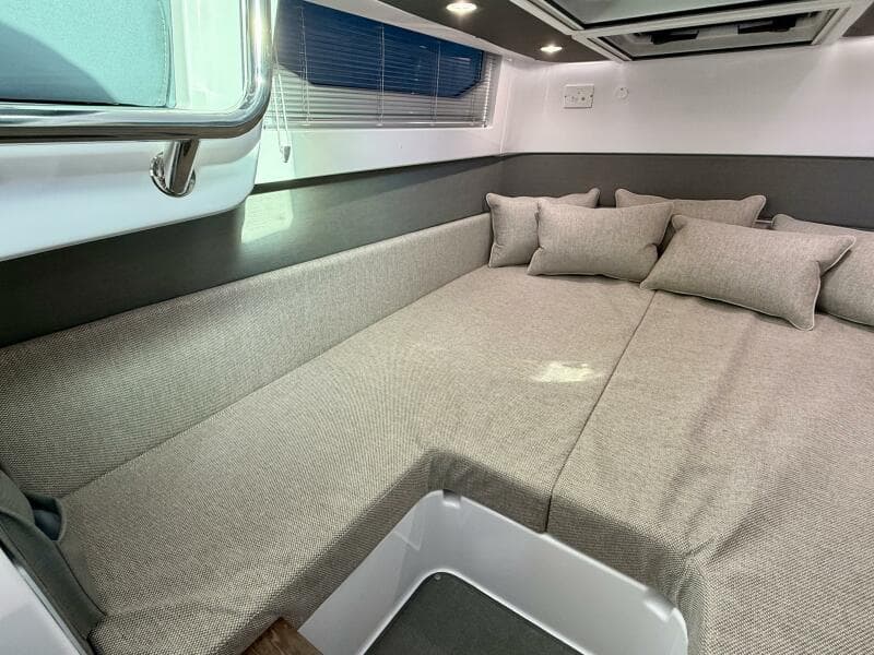 2023 Axopar 37 Cross Cabin